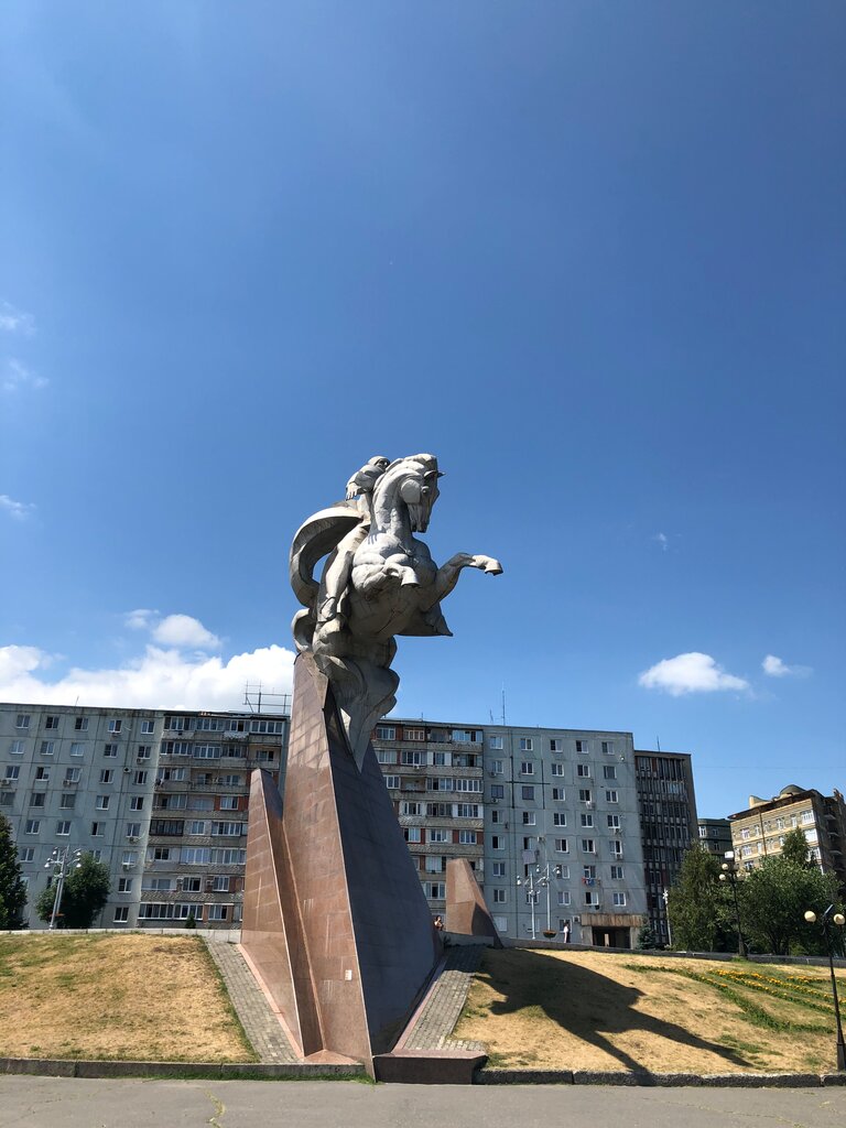 Памятник, мемориал И. А. Плиев, Владикавказ, фото