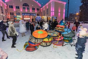 Tsentr kultury i dosuga g. Kurovskoye (Vokzalnaya Street, 7), cultural center