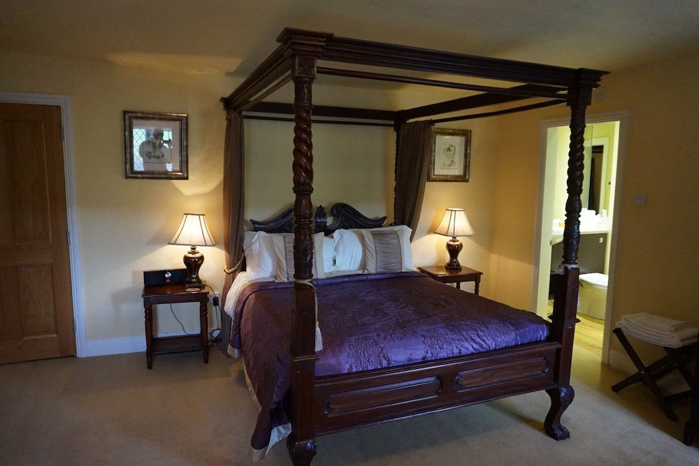 Фото Moresby Hall