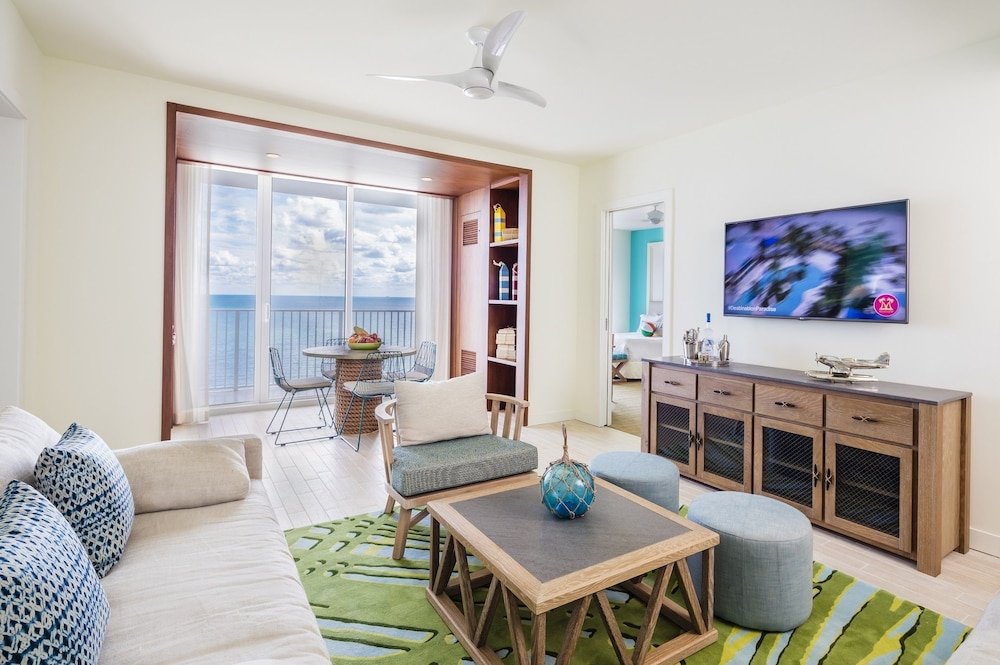 Фото Margaritaville Hollywood Beach Resort