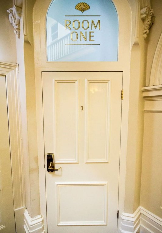 Фото Largs Pier Hotel