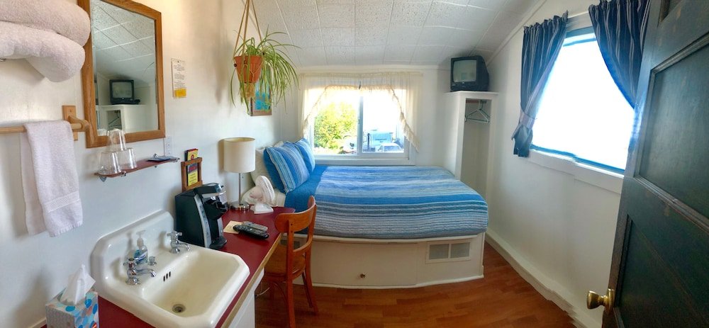 Фото Driftwood Inn and Seaside Lodges