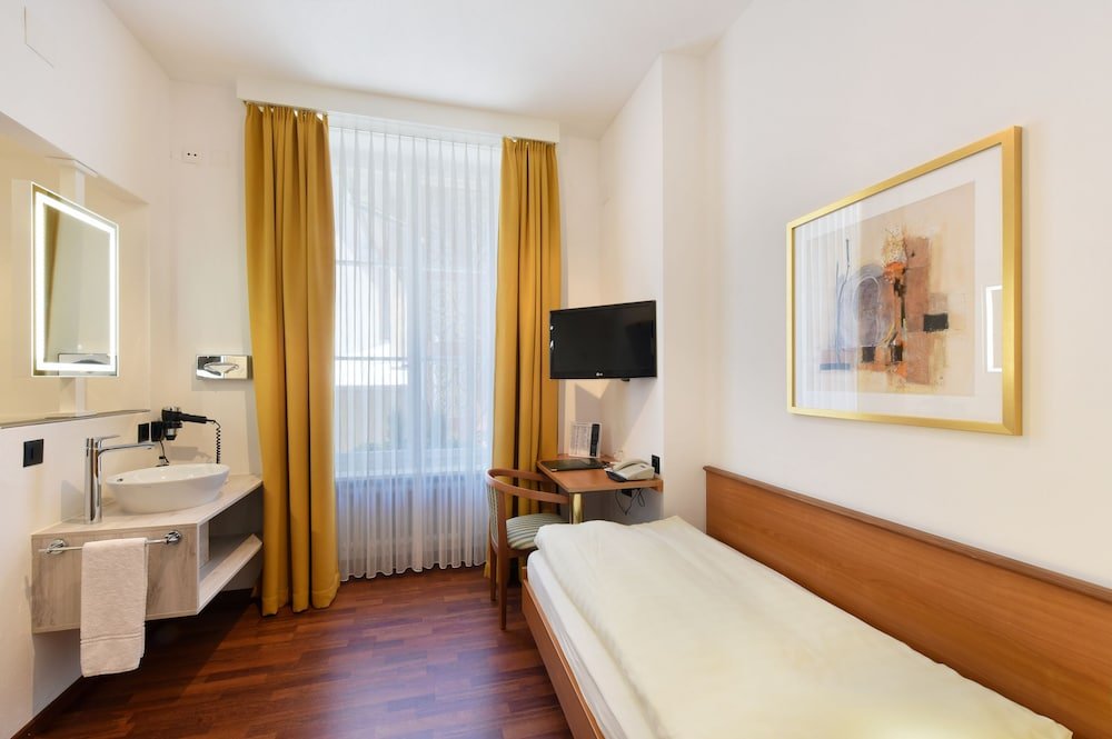 Фото Hotel Engel