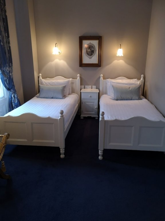 Фото O'Neills Victorian Pub and Townhouse