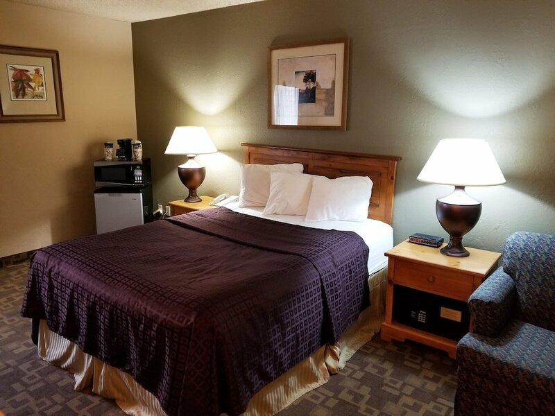 Гостиница FairBridge Inn, Suites & Outlaw Conference Center Kalispell в Калиспелле