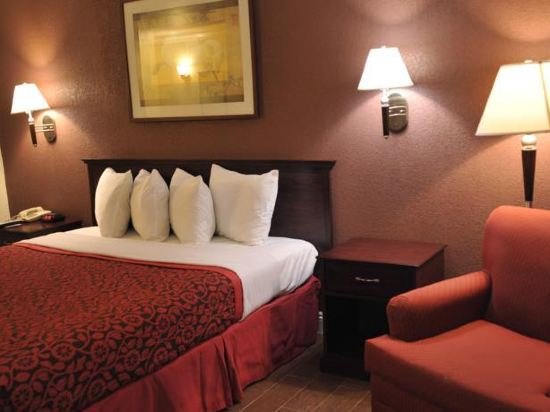 Фото Days Inn by Wyndham San Bernardino/Redlands