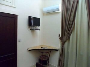 Хостел Triomphe Hostel
