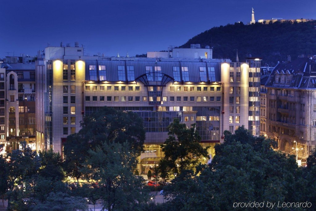 Фото отеля 2