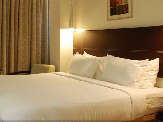 Фото Oriental Residency Hotel