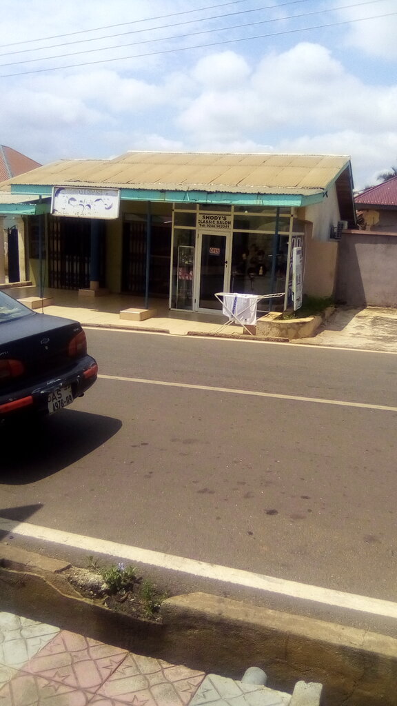 Hairdresser T-men, Kumasi, photo