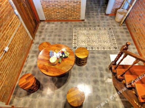 Фото Saengpanya Home Boutique Hotel