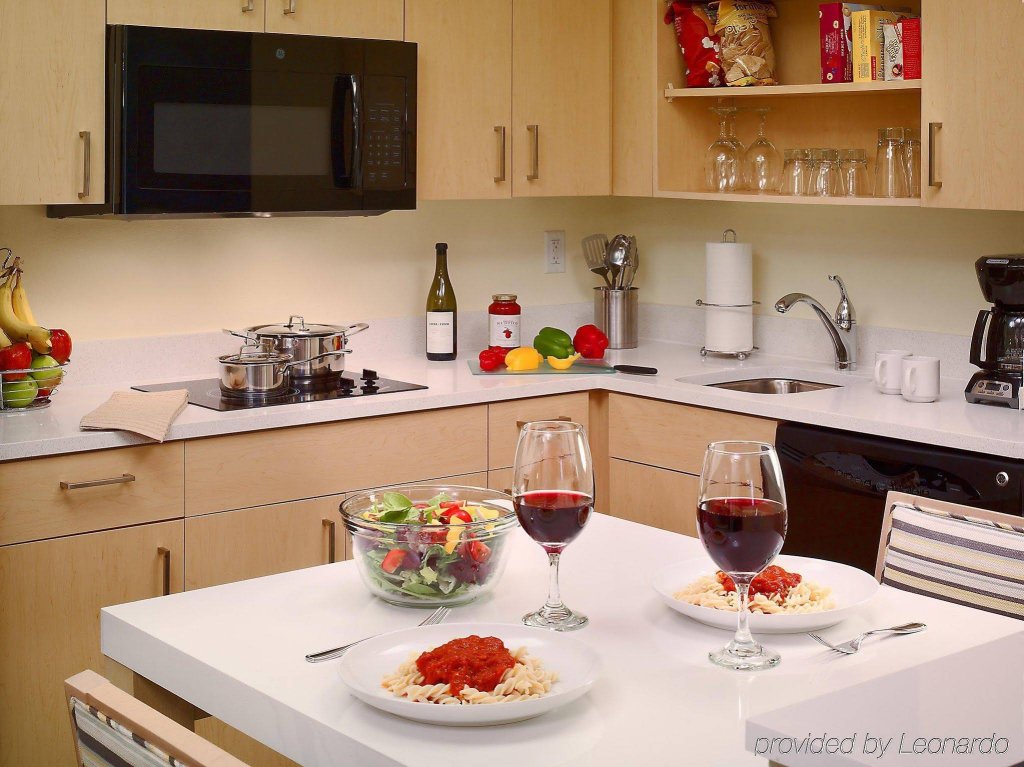 Фото Sonesta Es Suites St. Louis Westport