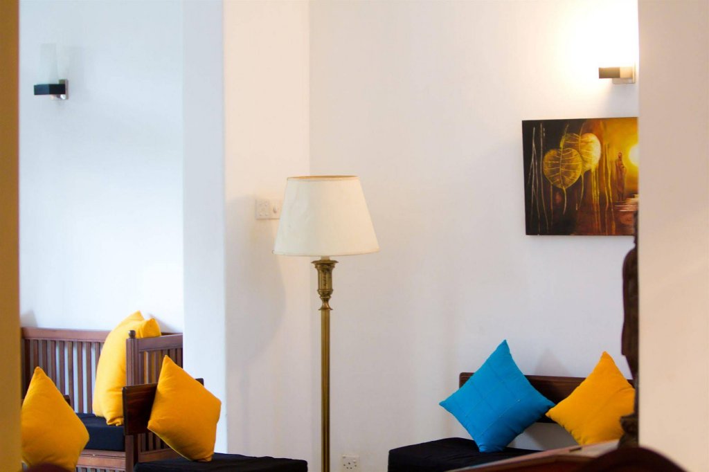 Фото Oyo 103 Lavinia Villa