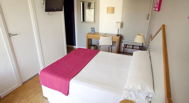 Фото Hotel Subur