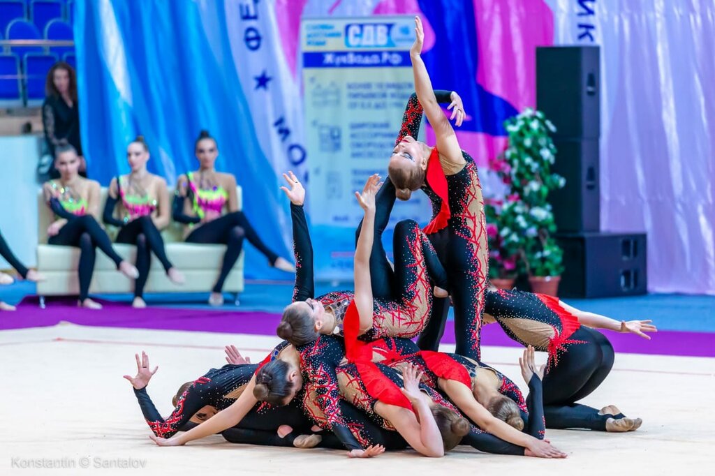 Горка гимнастика танцы