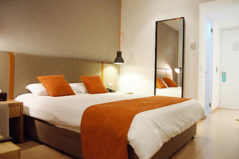 Фото Crystal Springs Beach Hotel