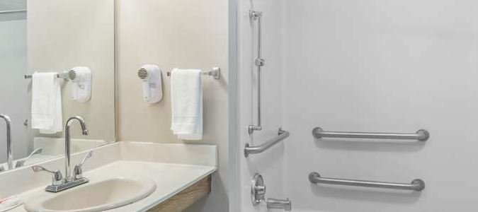 Фото Super 8 by Wyndham Clinton