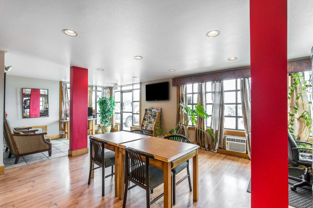 Фото Rodeway Inn Billings Logan Intl Airport, Near St. Vincent Hospital