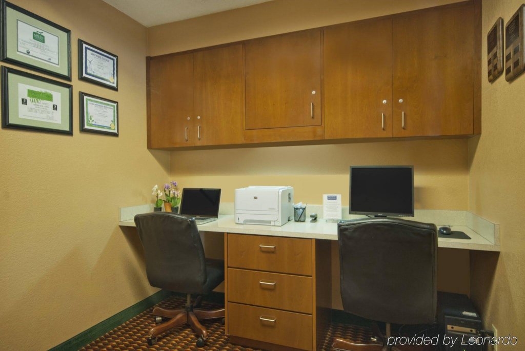 Фото New Haven Village Suites