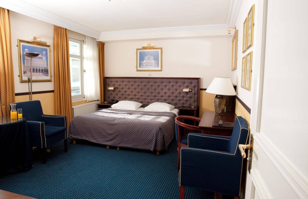 Фото Boutique Hotel De Doelen