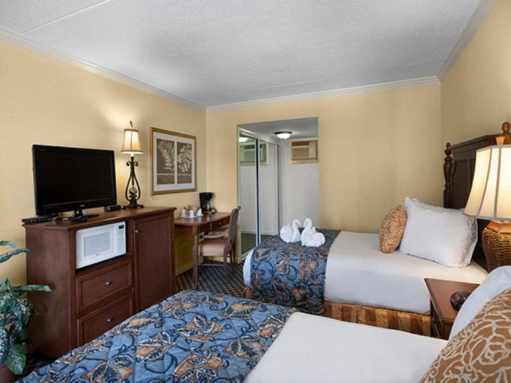 Фото Sea Crest Oceanfront Resort