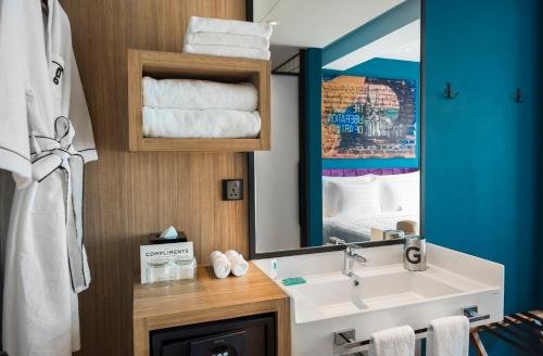 Фото Hotel G Yangon