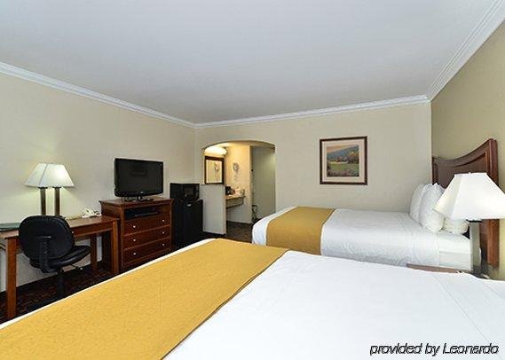 Фото Quality Inn Sacramento Convention Center