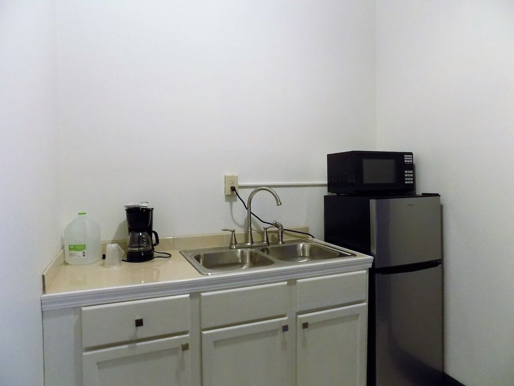 Фото The Landmark Inn