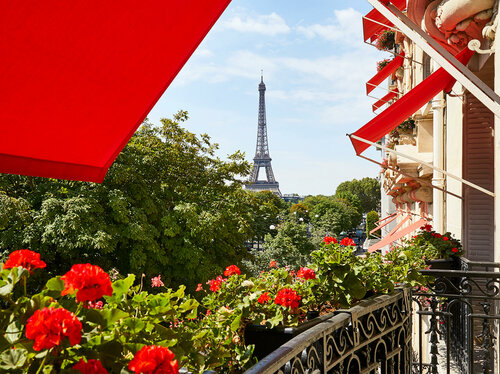 Гостиница Hotel Plaza Athenee в Париже