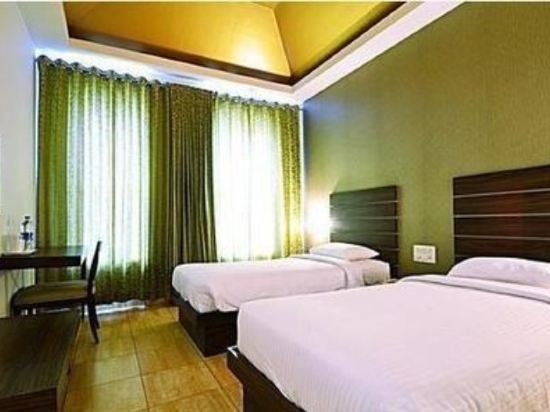 Фото Skywalk Hotel