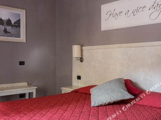 Фото Inn Rome Rooms & Suites