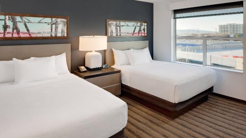 Фото Hyatt House Irvine/John Wayne Airport