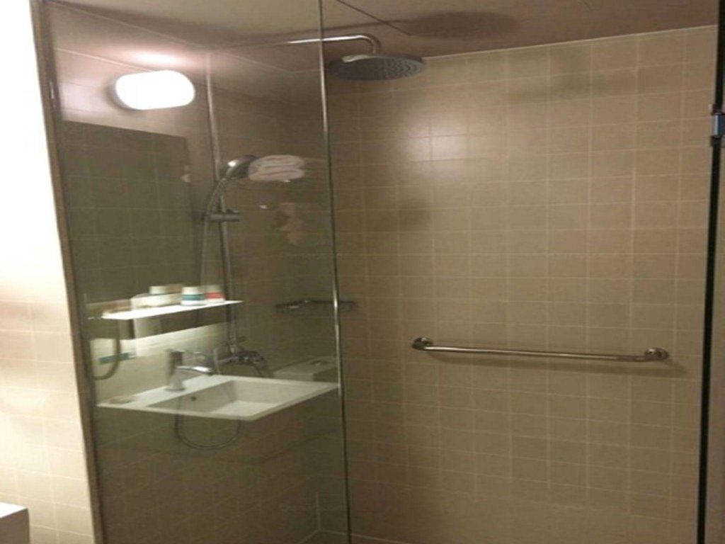 Фото Jinjiang Inn Select Qinzhou East Station Municiple Government