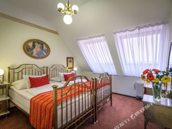 Фото Hotel Mucha