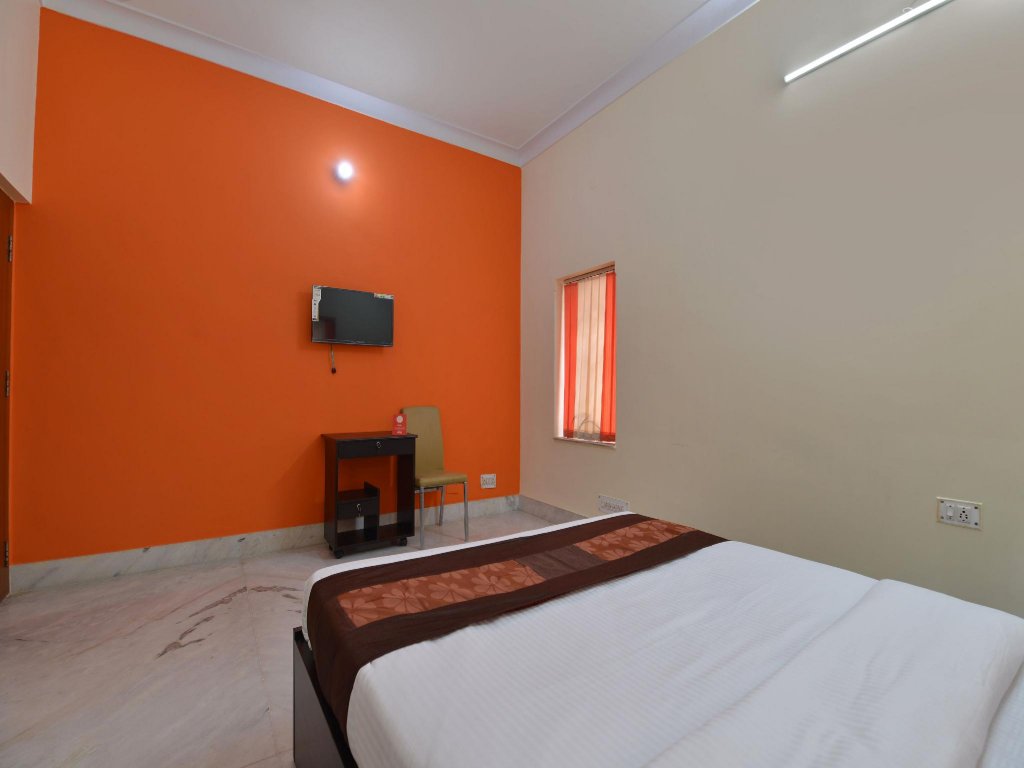 Фото Oyo 12210 Comfort N Cozy