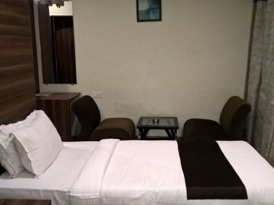 Фото Hotel Mahendra