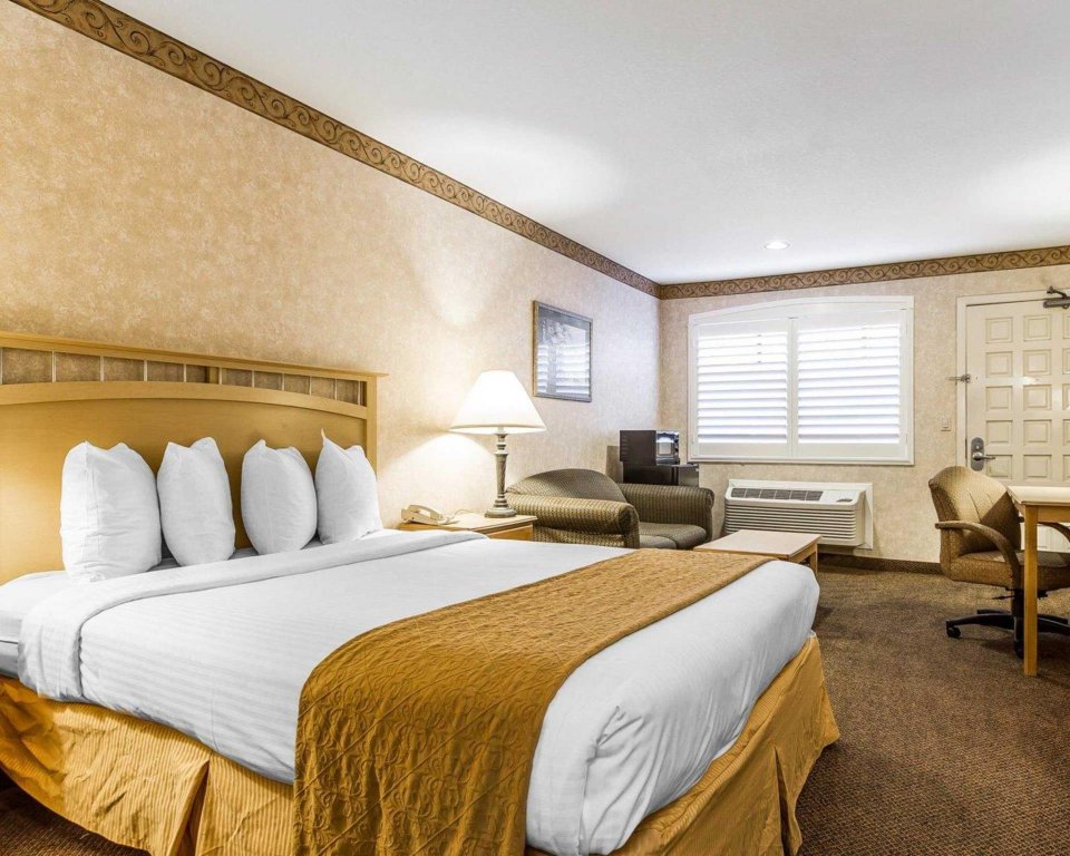 Фото Quality Inn Hayward