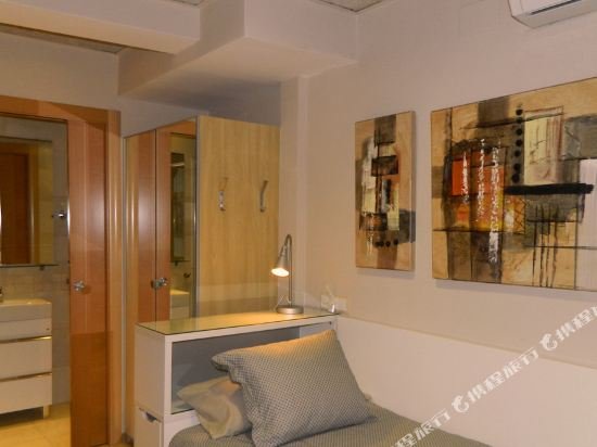 Фото Hostal House