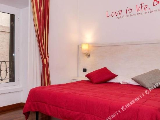 Фото Inn Rome Rooms & Suites