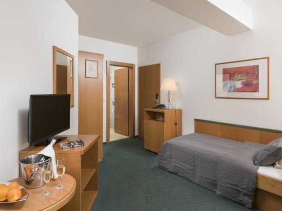 Фото Hotel Troja