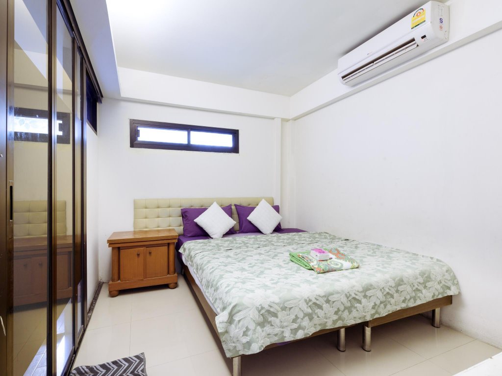 Фото Nine Place Sukhumvit 40 - Hostel