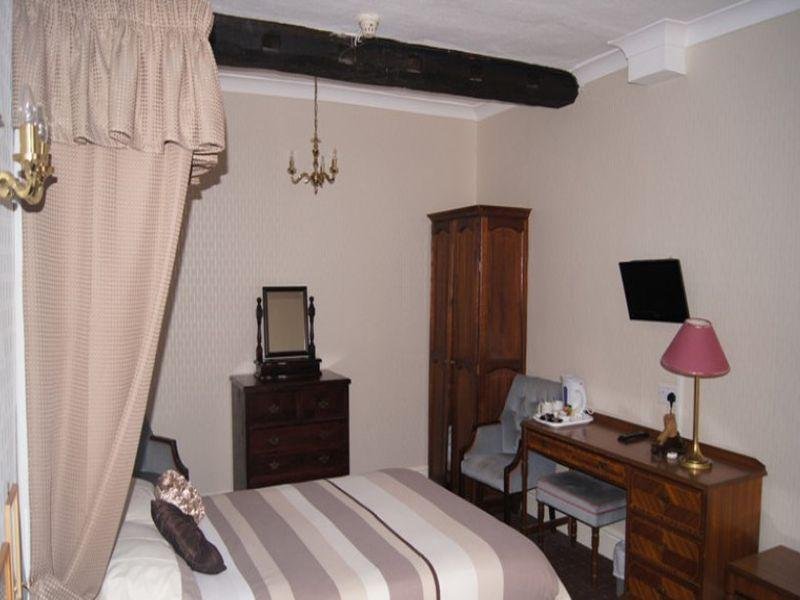 Фото The Castle Hotel Tamworth