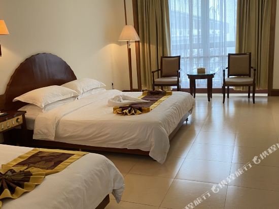 Фото Hainan Yehai Hotel