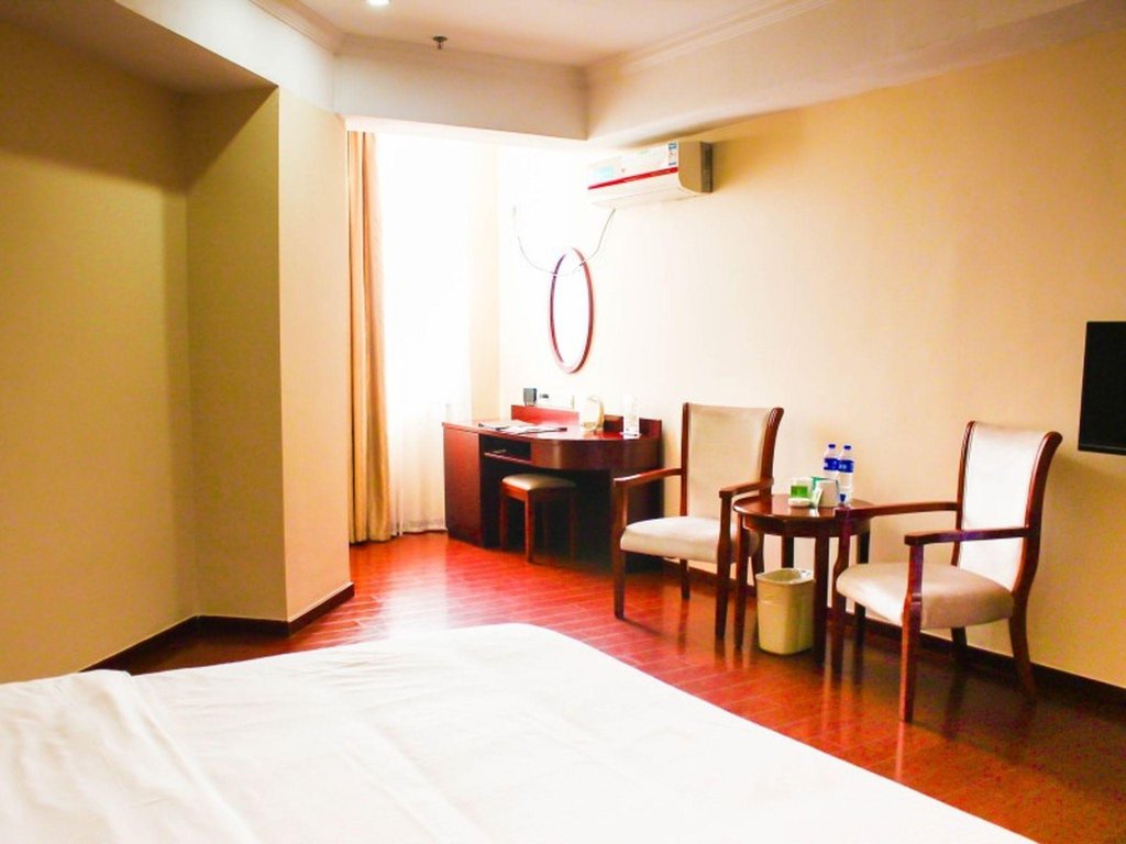 Фото GreenTree Inn Yangjiang Xiping Road Bus Terminal Station Express Hotel