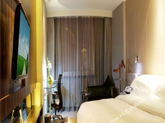 Фото Kunming Green Land Hotel