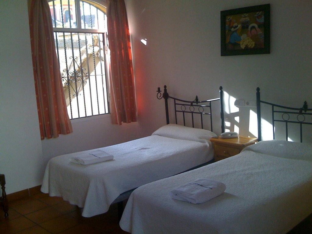 Фото Hostal Atenas