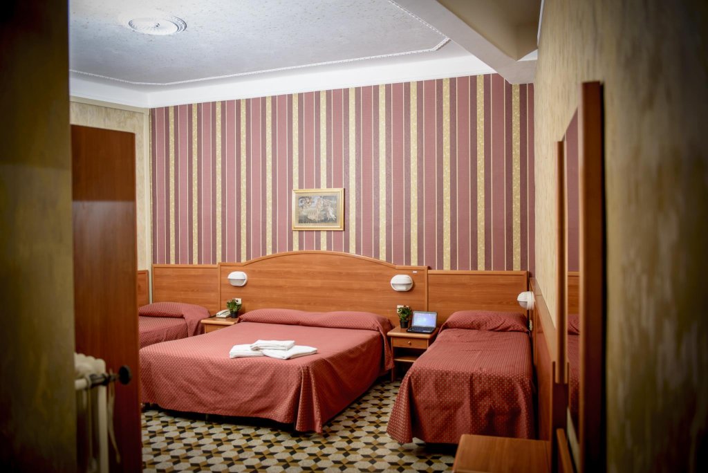 Фото Hotel Emmaus