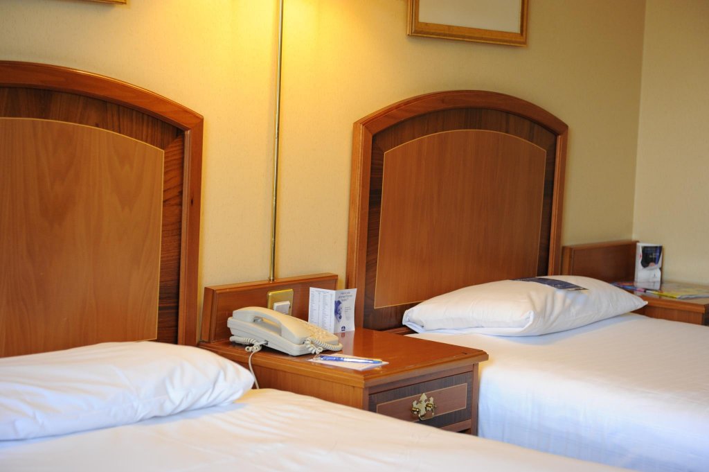 Фото DoubleTree by Hilton Stoke on Trent