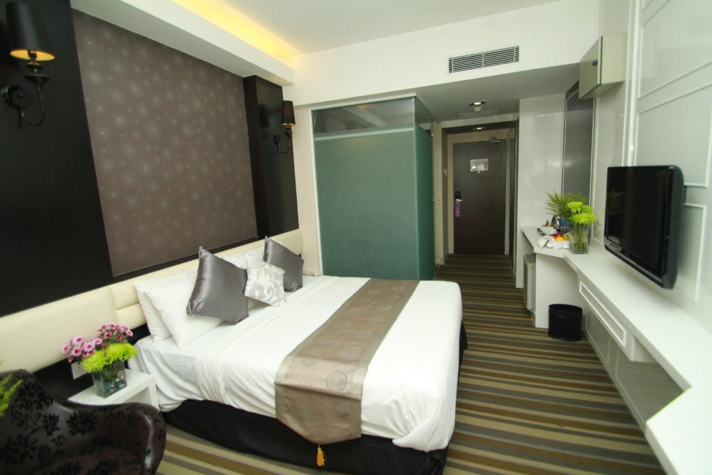 Фото The Sterling