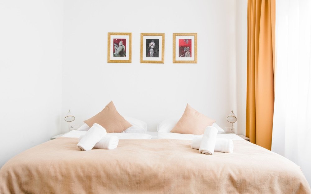 Фото Downtown Bratislava B&B